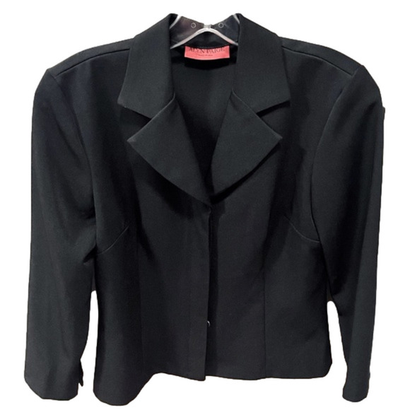 Alyn Paige Jackets & Blazers - Alyn Paige women’s black blazer.
